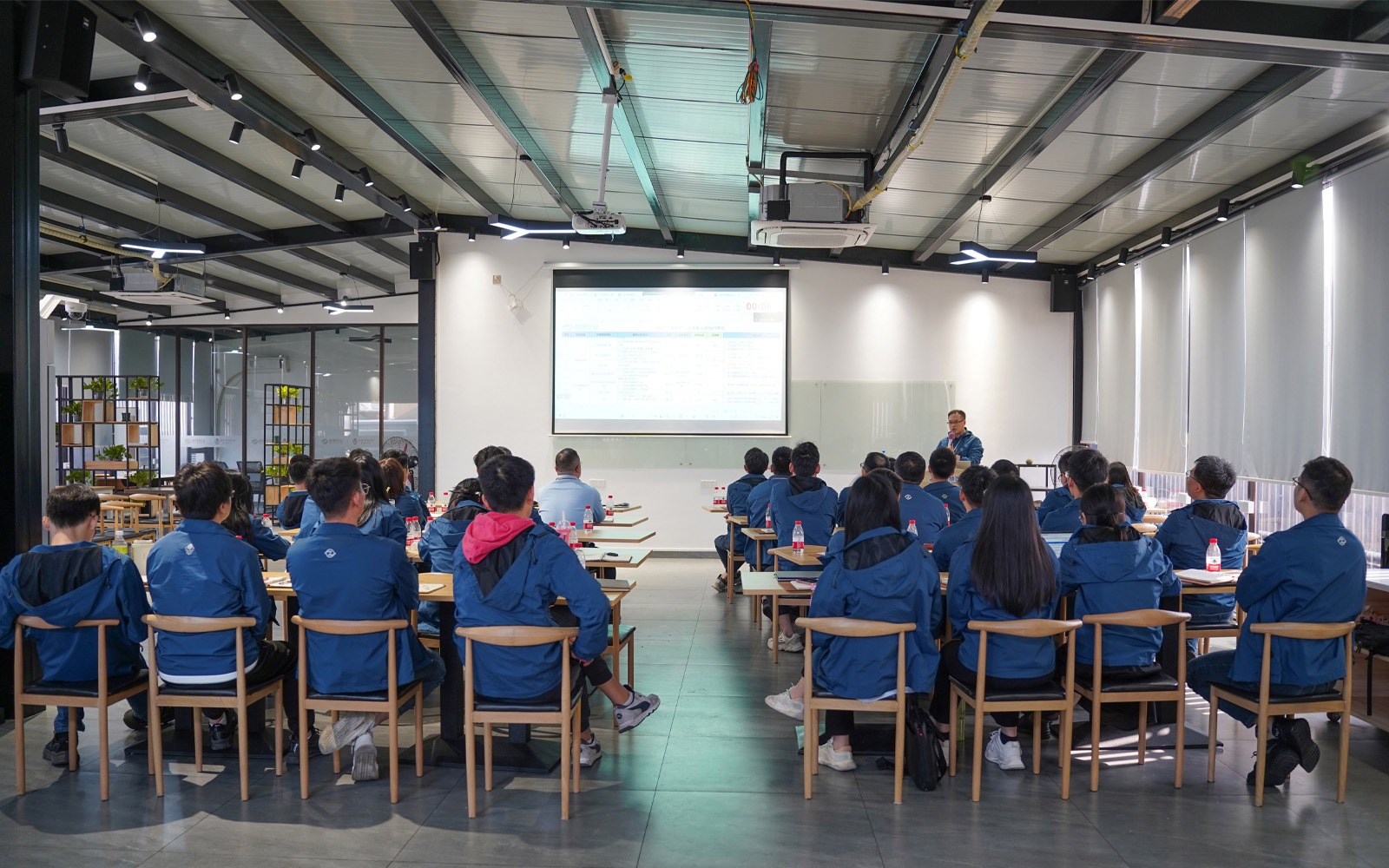 稳健经营，降本提效 | 广州古怪猴子试玩官网入口农业召开2024年度经营规划大会